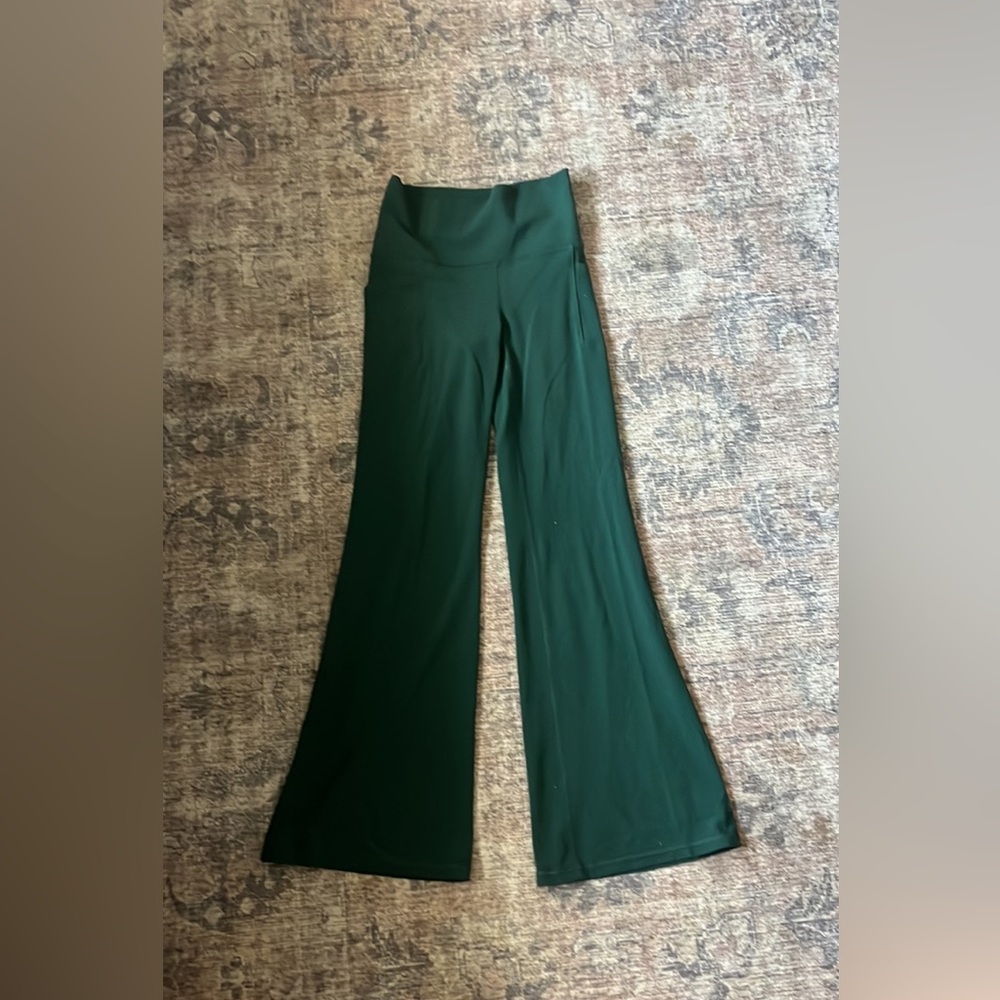 Athleta salutations flare xs